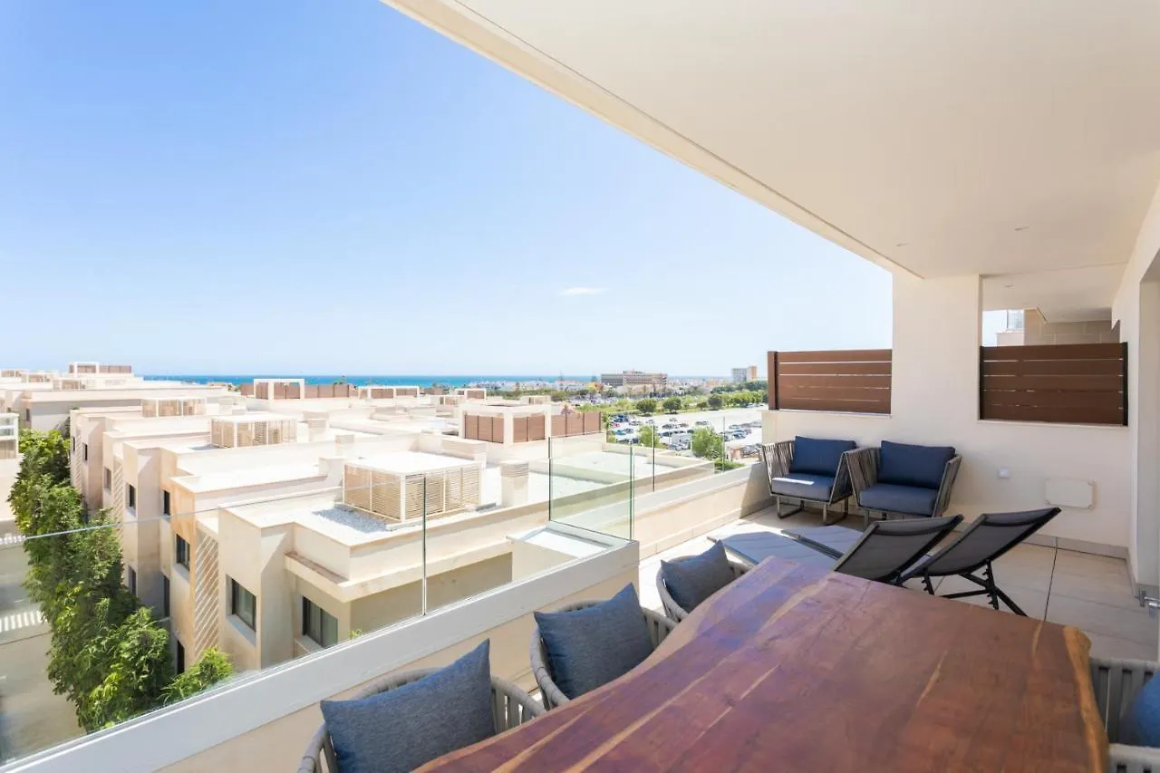 Vida Feliz: Beachside Luxury Apartment with Sea Views La Cala De Mijas