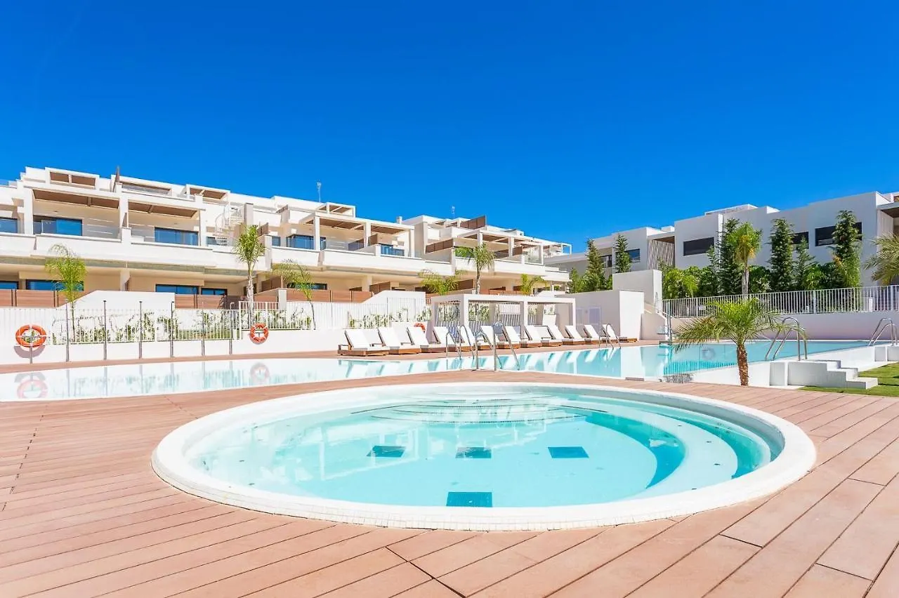 Vida Feliz: Beachside Luxury Apartment with Sea Views La Cala De Mijas