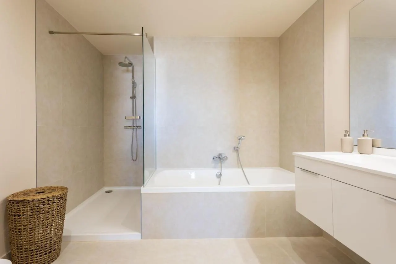 Vida Feliz: Beachside Luxury Apartment with Sea Views La Cala De Mijas